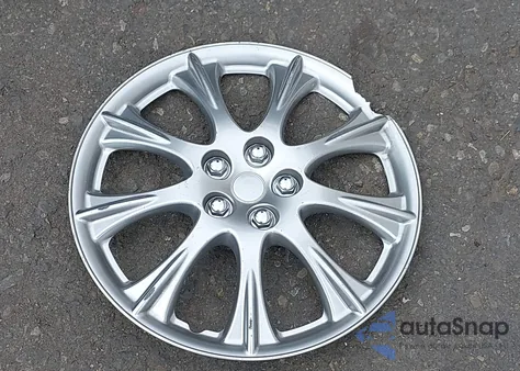 2005 Toyota Camry Std z USA, uszkodzony, nr VIN 4T1BE32K95U941002